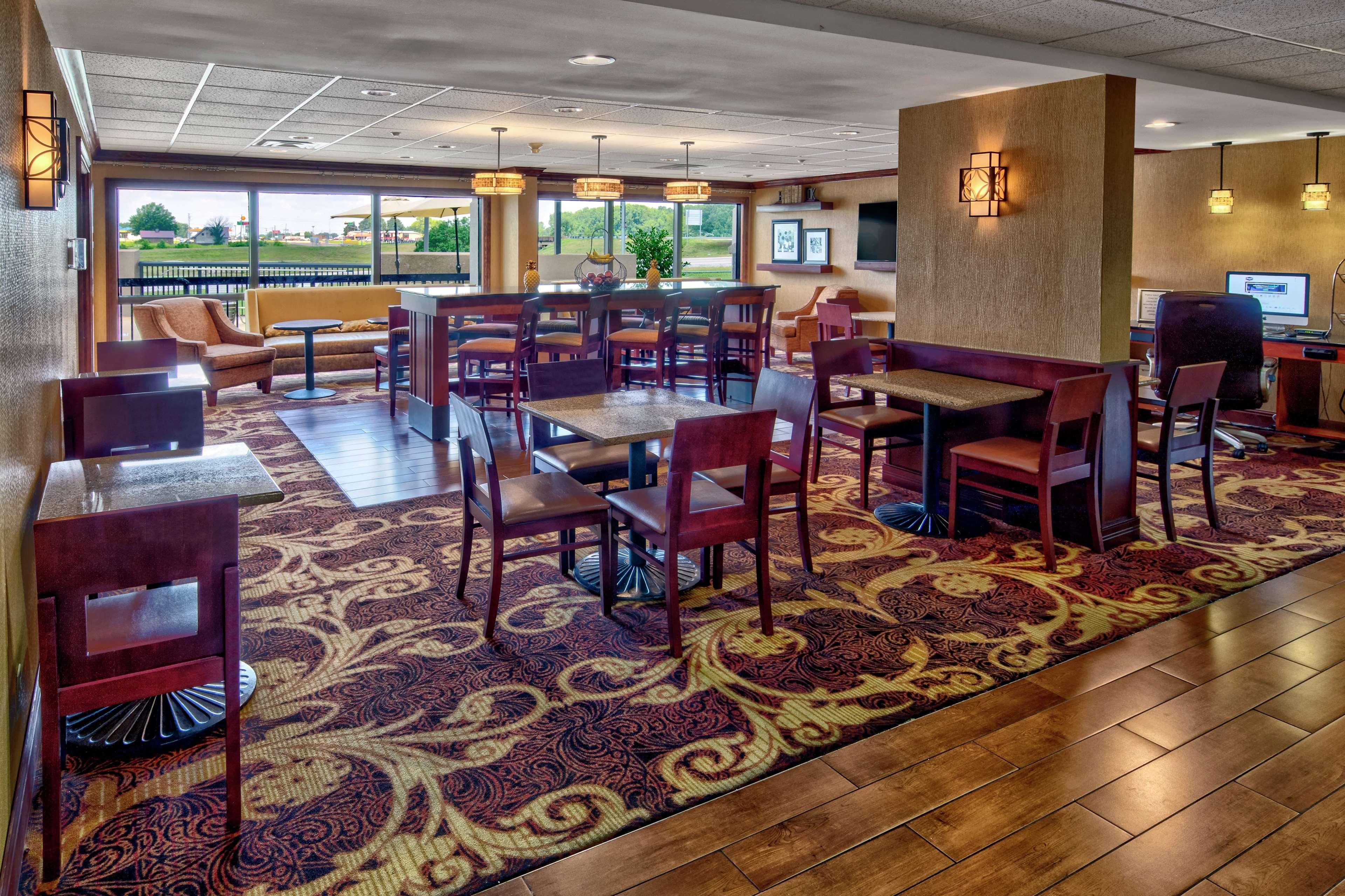 Hampton Inn Corinth Екстер'єр фото